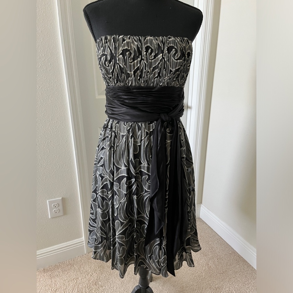 BCBGMaxAzria Black Strapless Floral-Pattern Cocktail Dress with Sash